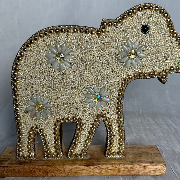 Home Decor Table Top Bead Embellished Wood Figurine Elephant Art Accent - Picture 8 of 16